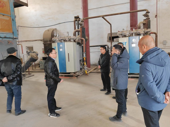 天山藥業(yè)黨支部書記焦龍赴巴楚子公司 慰問(wèn)困難員工及開(kāi)展安全檢查