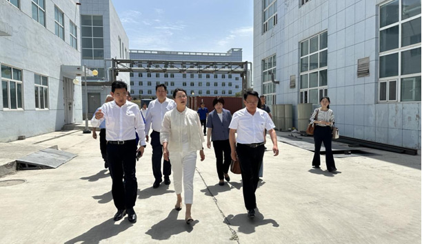 集團副總經(jīng)理、黨組成員古琎赴天山藥業(yè)為通用技術(shù)中國醫(yī)藥天山甘草研究院揭牌并調(diào)研指導(dǎo)工作