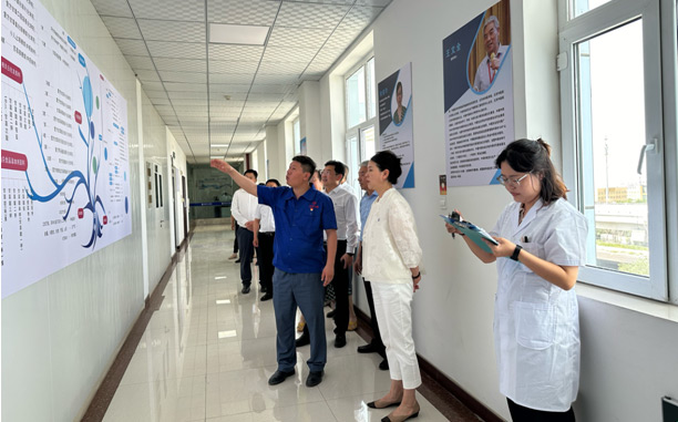 集團副總經(jīng)理、黨組成員古琎赴天山藥業(yè)為通用技術(shù)中國醫(yī)藥天山甘草研究院揭牌并調(diào)研指導(dǎo)工作